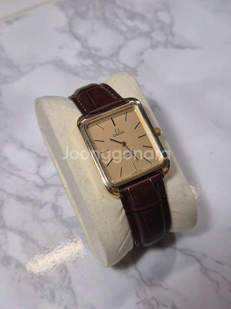 오메가 드빌 탱크 18K 시계--2