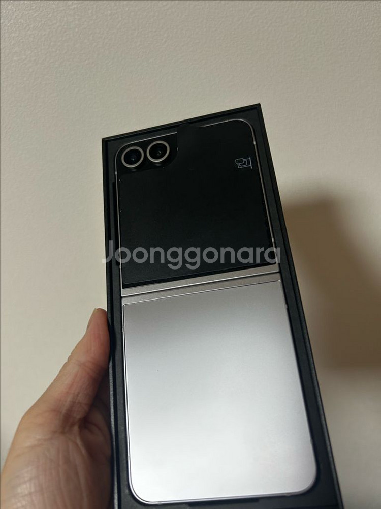 갤럭시Z플립6 256G 개봉새것--0