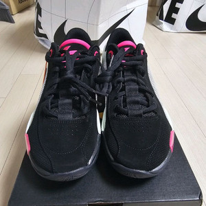 조던 LUKA 운동화 사이즈250 새상품 정품