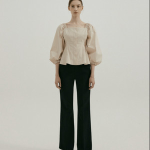 시에 sie 리안 스퀘어넥 블라우스 베이지 스몰사이즈