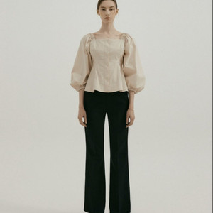 시에 sie 리안 스퀘어넥 블라우스 베이지 스몰사이즈