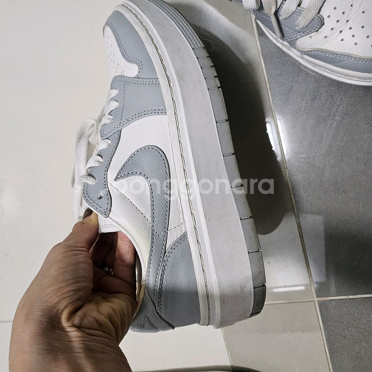 조던 1 로우 우먼스 화이트 앤 울프그레이 250--3