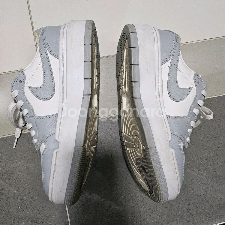 조던 1 로우 우먼스 화이트 앤 울프그레이 250--2