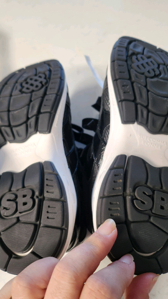 슈콤마보니 딜라잇 스니커즈235--2