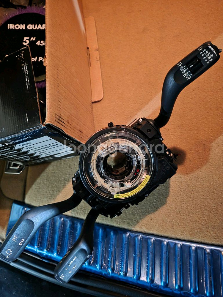 카이엔 958.2 클락스프링 스티어링칼럼 팝니다.--0