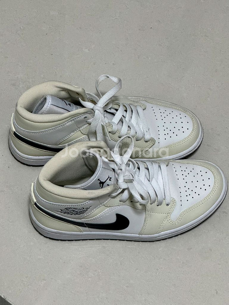 나이키 에어조던 1 미드 코코넛 밀크 240--0