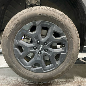 쏘렌토 18인치 순정 타이어 (235/60R18 103H)