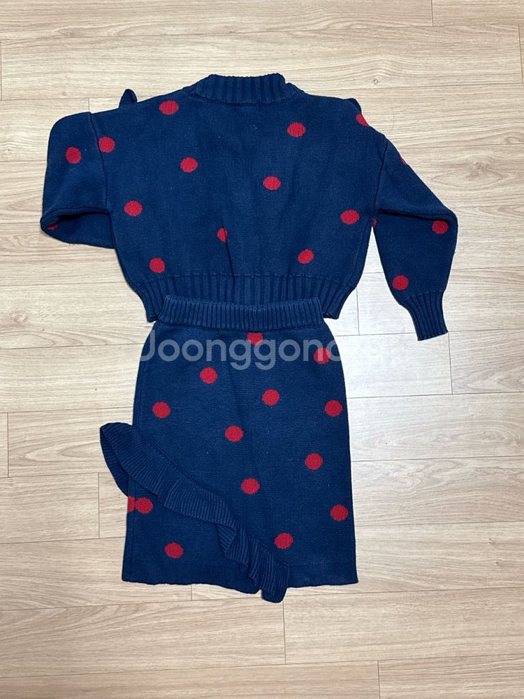 리미떼두두 도트문 니트스커트 셋업 S사이즈--1