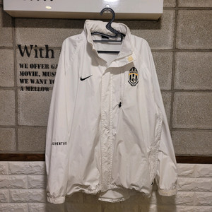 나이키 05 유벤투스 바람막이 L