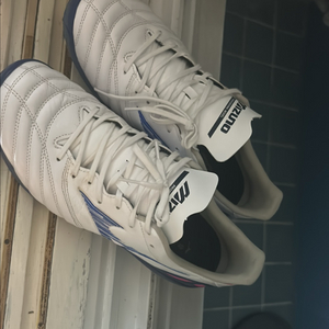 미즈노 모렐리아 네오 IV 풋살화(거의새상품)