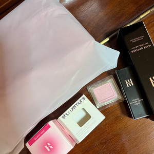 슈에무라 단종 한정 핑크빔 섀도우 ir pink 115 ir핑크115 새제품