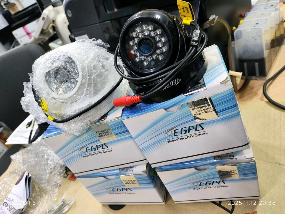 HD-SDI CCTV 카메라 화이트2개, 블랙2개 - 안심되는 중고거래