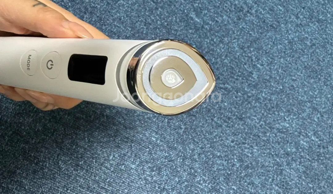 메디큐브 에이지알 부스터프로 헬로키티--3