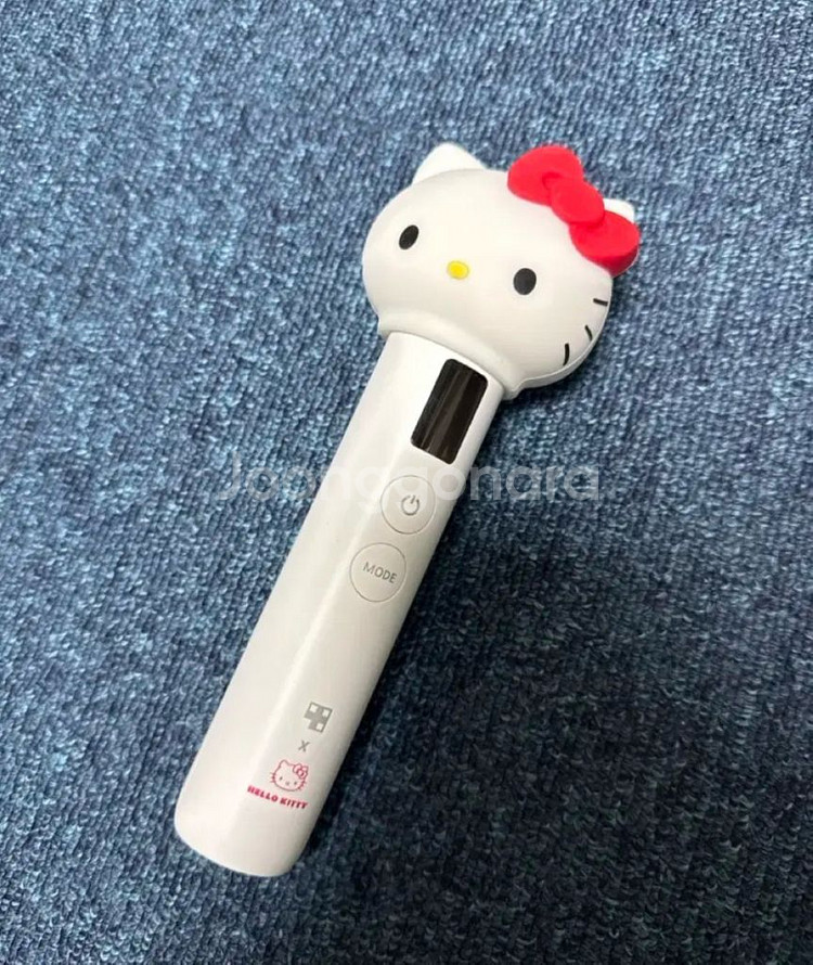 메디큐브 에이지알 부스터프로 헬로키티--1