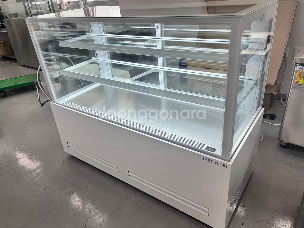 케이크쇼케이스 1500 카페 3단 중고 업소용 냉장 카페 제과 디저트 세경 화이트--1