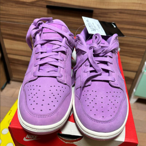 나이키 덩크 로우 스니커즈