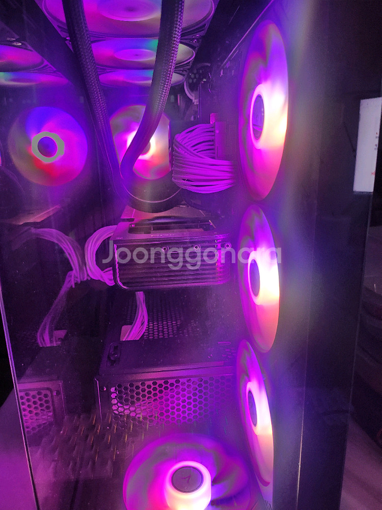 7800X3D 5070Ti 게이밍 컴퓨터--0