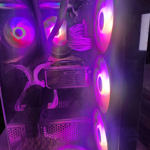 7800X3D 5070Ti 게이밍 컴퓨터