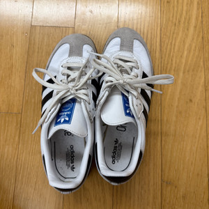 여아 아디다스 삼바 흰검 운동화