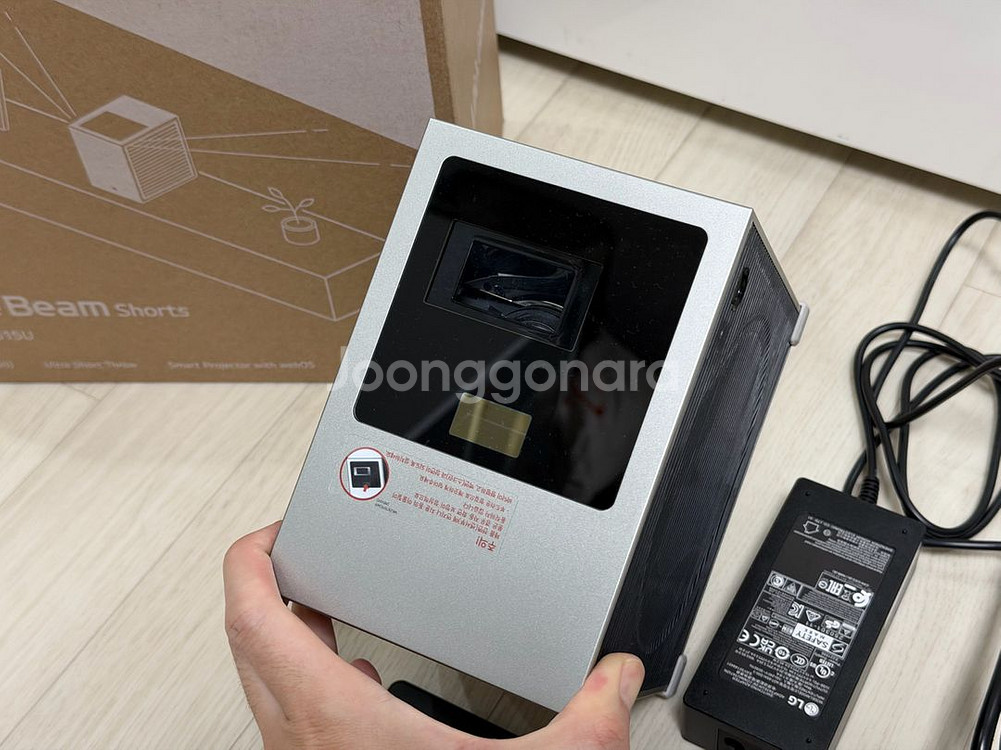 LG 시네빔 쇼츠 프로젝터--2