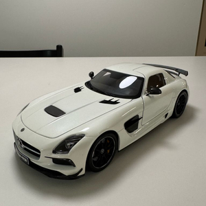 미니챔프 1:18 sls amg 블랙시리즈