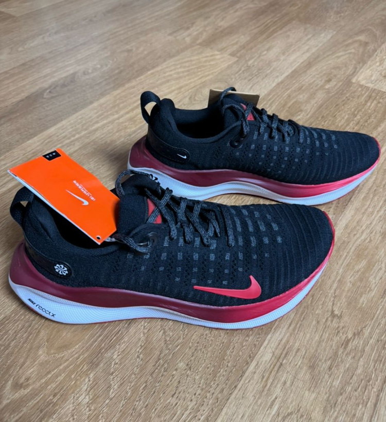 [250] 나이키 리액트 인피니티런4 블랙 팀레드 러닝화 이미지