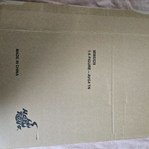 핫토이 엔드게임 타노스 판매합니다.