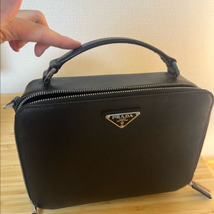 프라다 브리크 사피아노 가죽 백 블랙