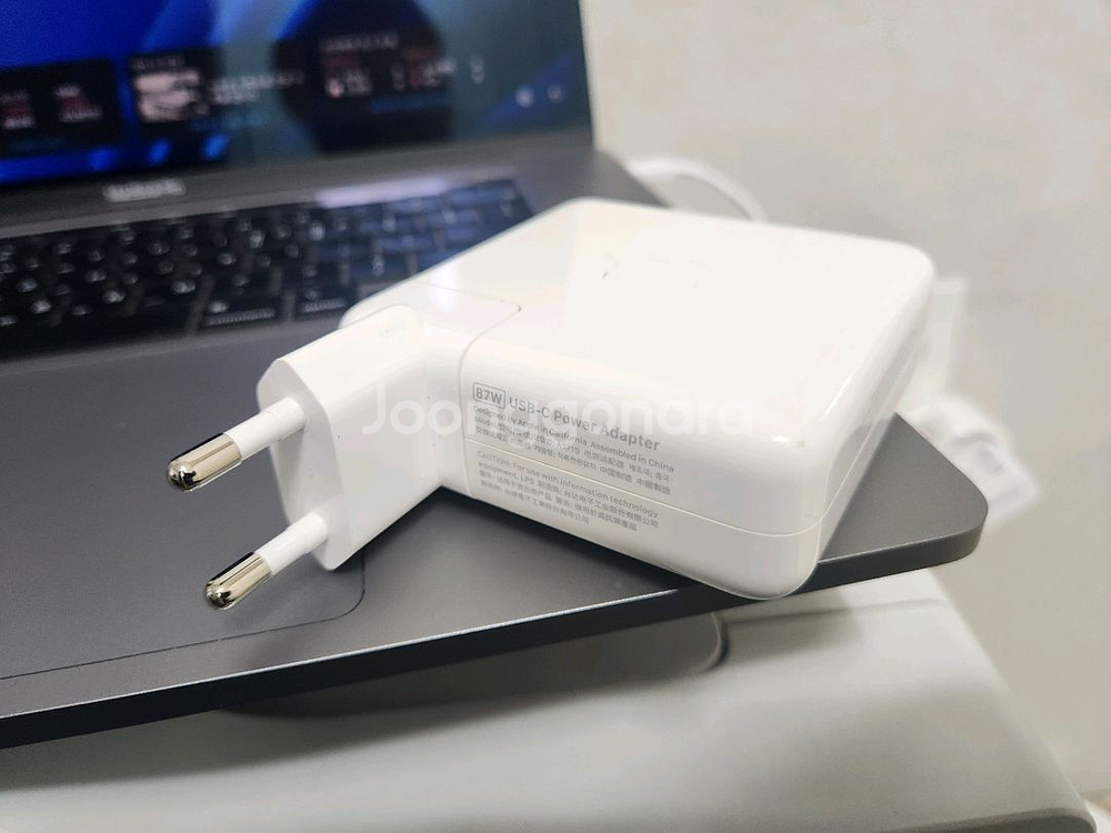 2021 맥북 프로 16인치 i9 32GB win11--9