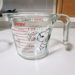 파이렉스 x 페anut스 콜라보 밀폐용기 0.5L