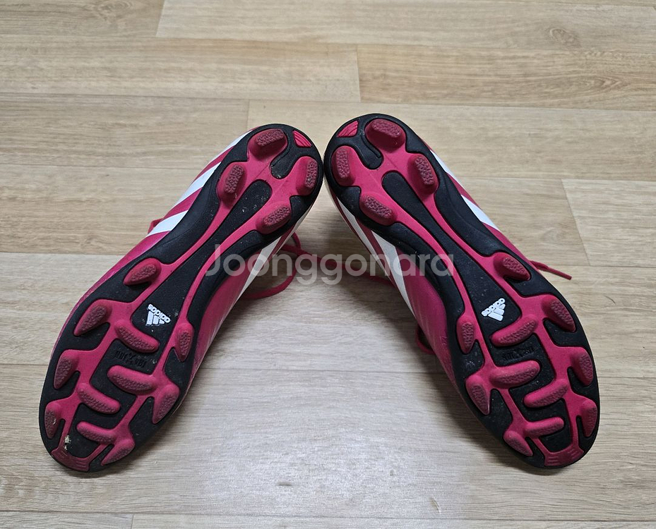 (택포)아디다스 축구화 남 260--4