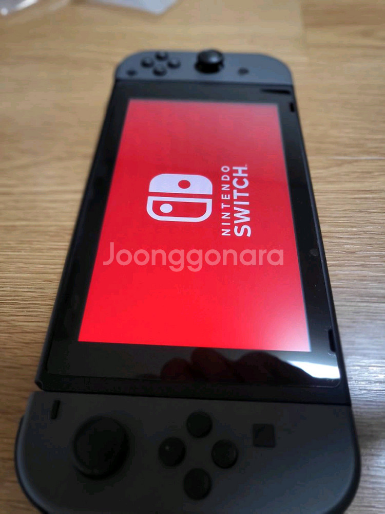 일본판 닌텐도 스위치+프로콘2개+케이스 팝니다--4