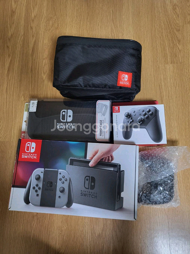 일본판 닌텐도 스위치+프로콘2개+케이스 팝니다--1