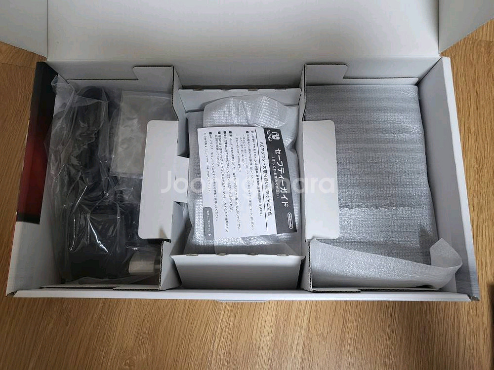 일본판 닌텐도 스위치+프로콘2개+케이스 팝니다--3