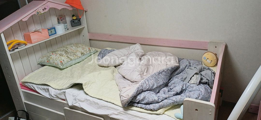 아이 침대 옷장 책상세트--2