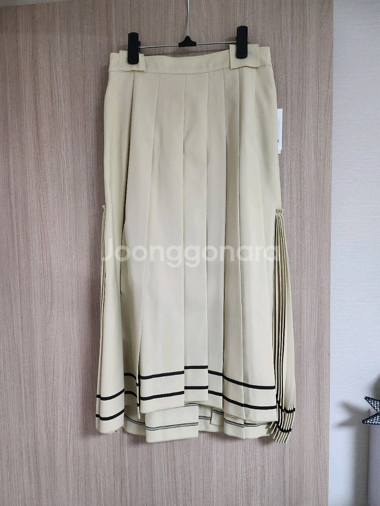 타임 컬러라인 플리츠 스커트--2