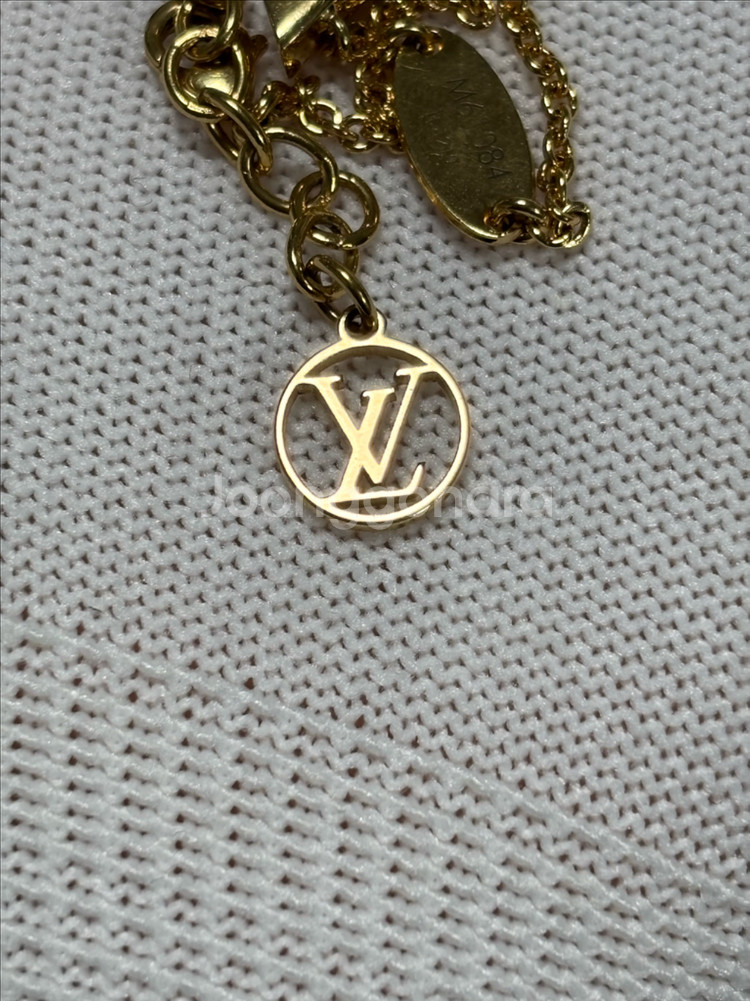 루이비통 에센셜 금장 팔찌--4