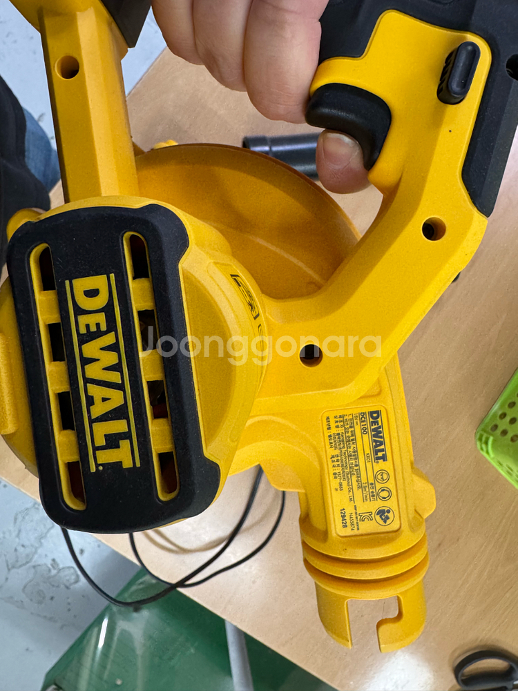 디월트 dce100 송풍기 5암페어 배터리 충전기--1