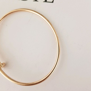 18k 트렌디 할로우 텐션 뱅글 팔찌