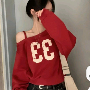 오프숄더 레터링 맨투맨