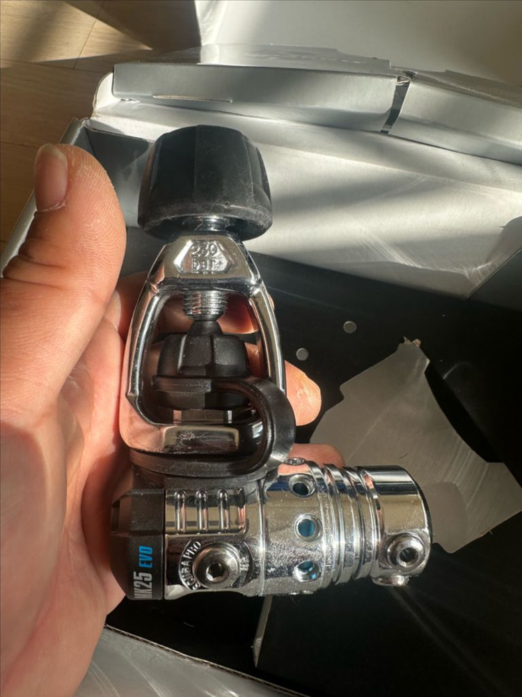 스쿠버프로 MK25 EVO 미사용 새제품 이미지