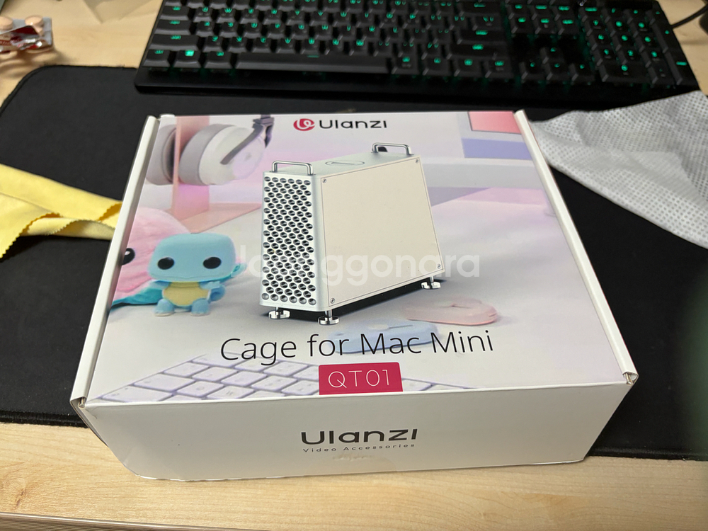 M4맥미니 기본형+울란지케이스+캐링케이스+거치대 판매합니다.--8