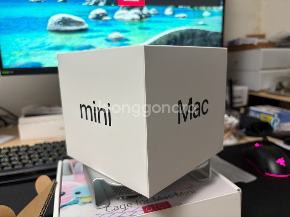 M4맥미니 기본형+울란지케이스+캐링케이스+거치대 판매합니다.--7