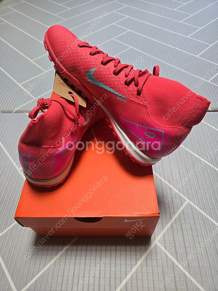 (새상품)나이키 머큐리얼 슈퍼플라이10 아카데미 260 풋살화--0