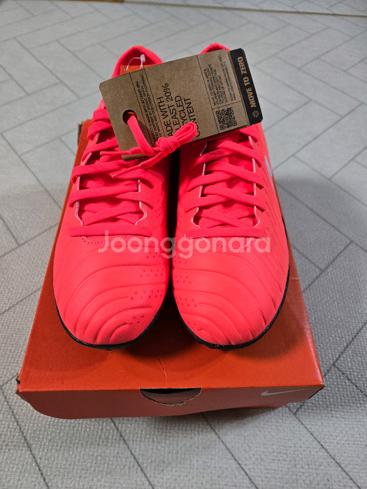 (새제품)나이키 티엠포 레전드10 프로 풋살화260--0