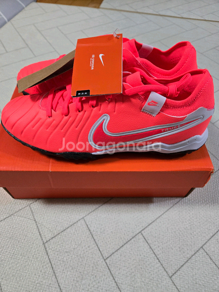 (새제품)나이키 티엠포 레전드10 프로 풋살화260--1