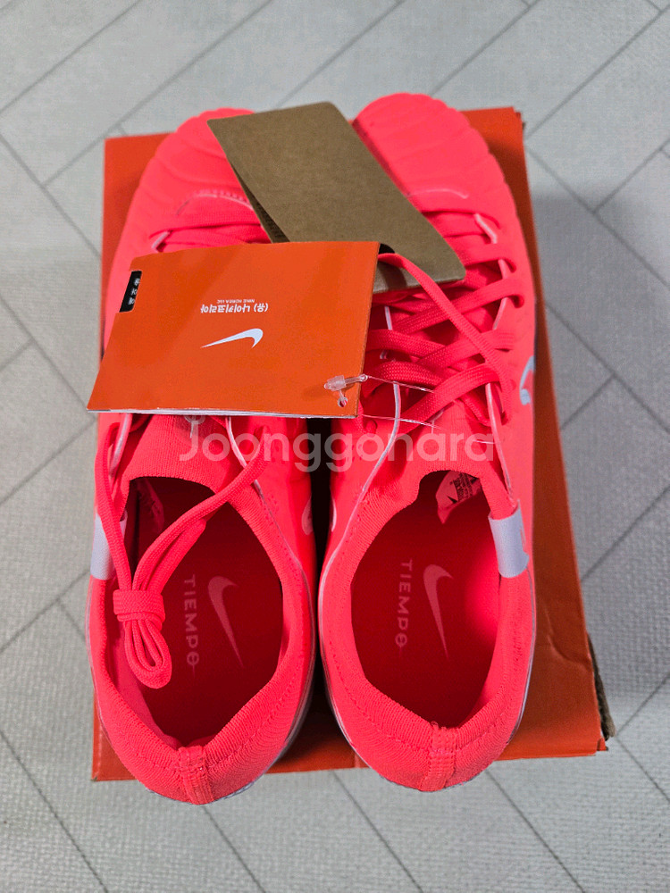 (새제품)나이키 티엠포 레전드10 프로 풋살화260--3