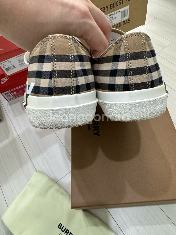 버버리 정품 라크홀 스니커즈 체크 베이지--5