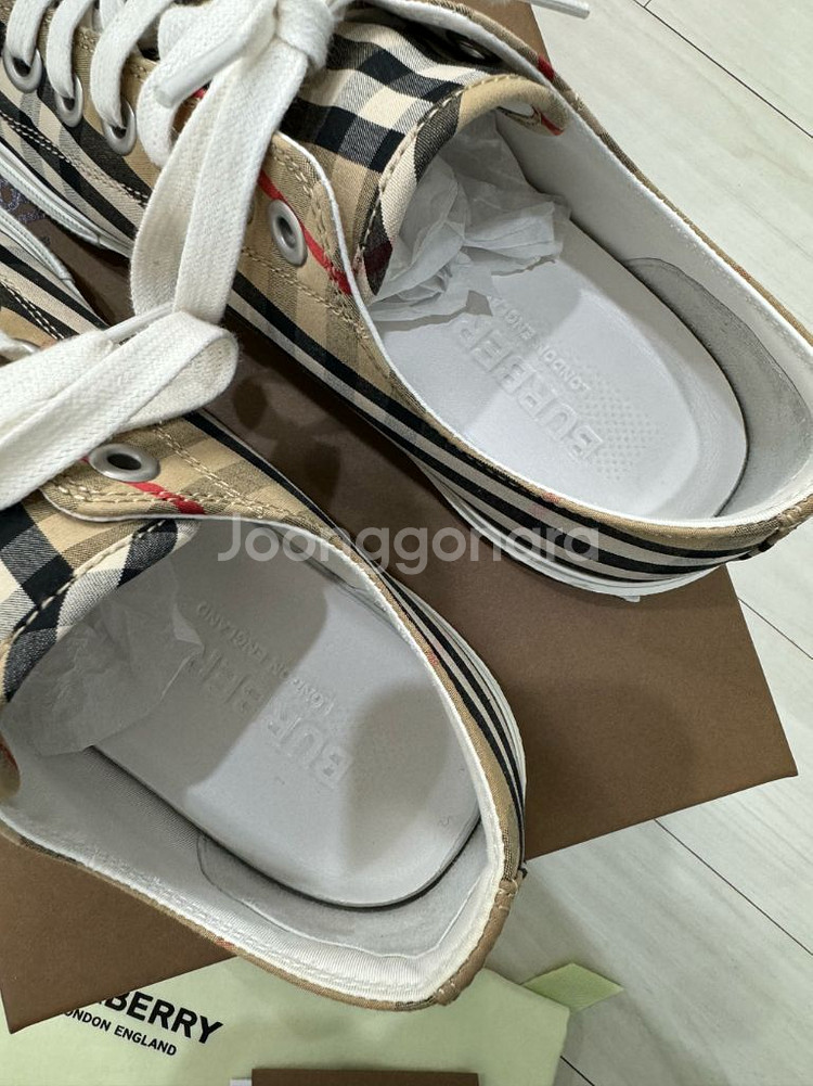 버버리 정품 라크홀 스니커즈 체크 베이지--4