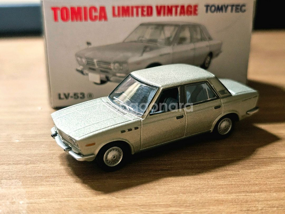 1:64 다이캐스트 토리빈 여러대 판매합니다--0